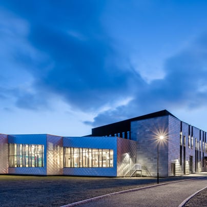 Hardangerbladet i kveldsbelysning