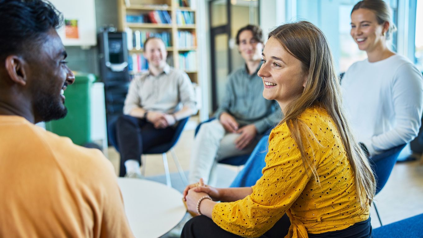 Unge medarbeider i Multiconsult