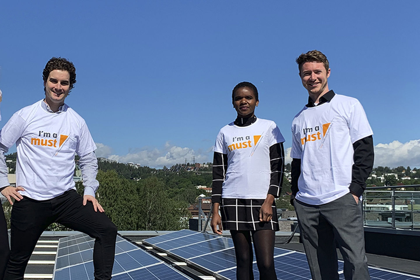 F.v. Mia Walle-Hansen, Rodrigo Villanueva, Sharon Nytte og Louis Steigerwald, årets sommerstudenter