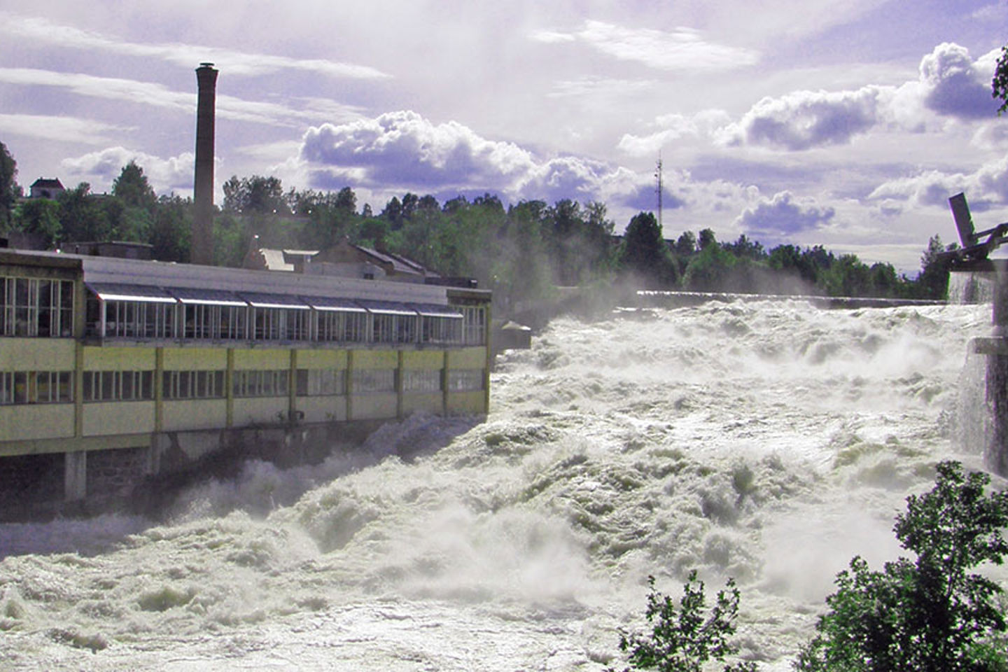 Vårflom i Hønefossen, Ringerike kommune |