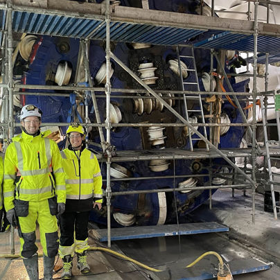 Inspiserte tunnelboremaskinen. Fra venstre Hrafnhildur Hedinsdottir, Martin Galåsen, Elisabeth